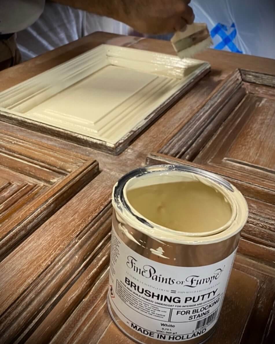 high gloss paint in interior room